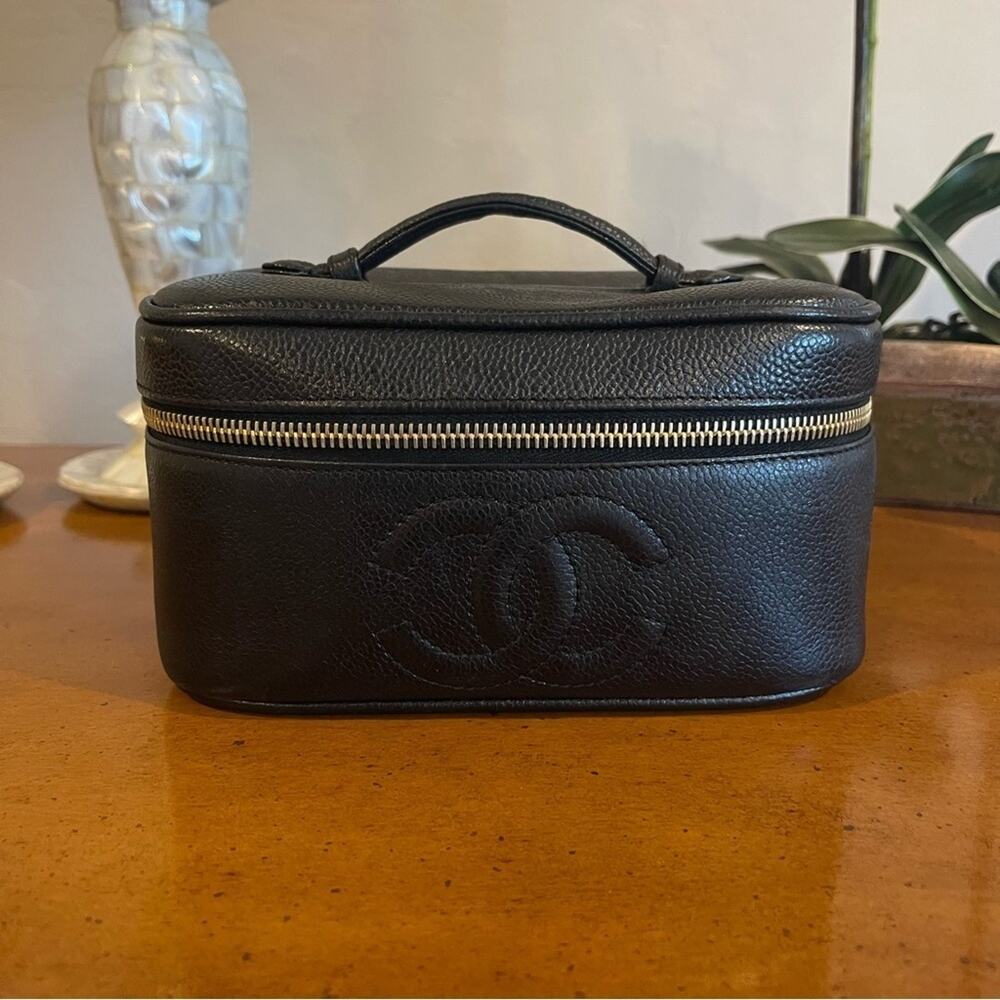 CHANEL Vintage CC Logo Caviar Leather Vanity Case Black